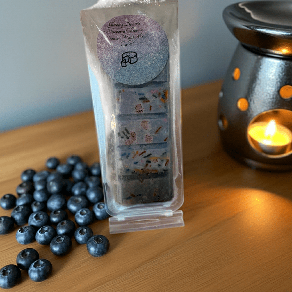 Blueberry cheesecake scented snap bar wax melt - Glowing Dessert Candles