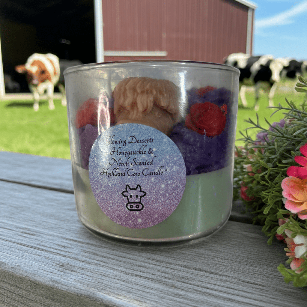 Honeysuckle and Neroly scented Highland cow candle - Glowing Dessert Candles